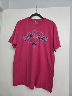 Gildan Portland Graphic Tee - Hot Pink